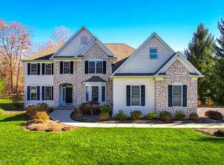 18305 Hearthstone Ln, Chagrin Falls, OH 44023