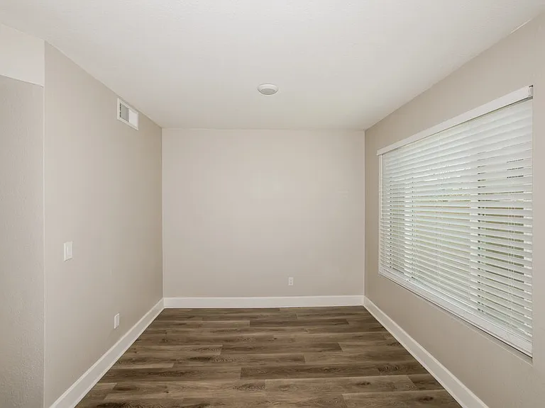 8737 W Bluefield Ave — Photo 17