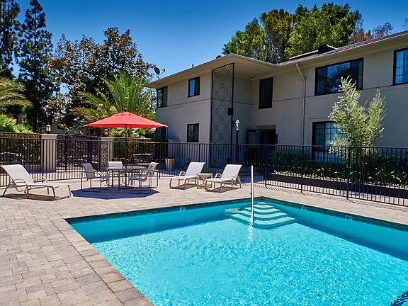 2nd image of 1251 N Crescent Heights Blvd APT B