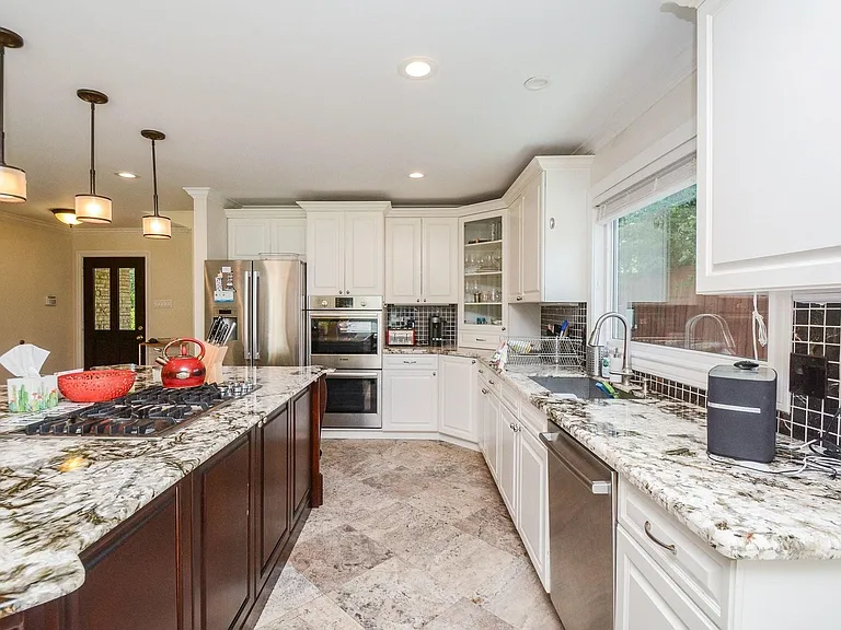 9906 Cedardale Dr — Photo 13