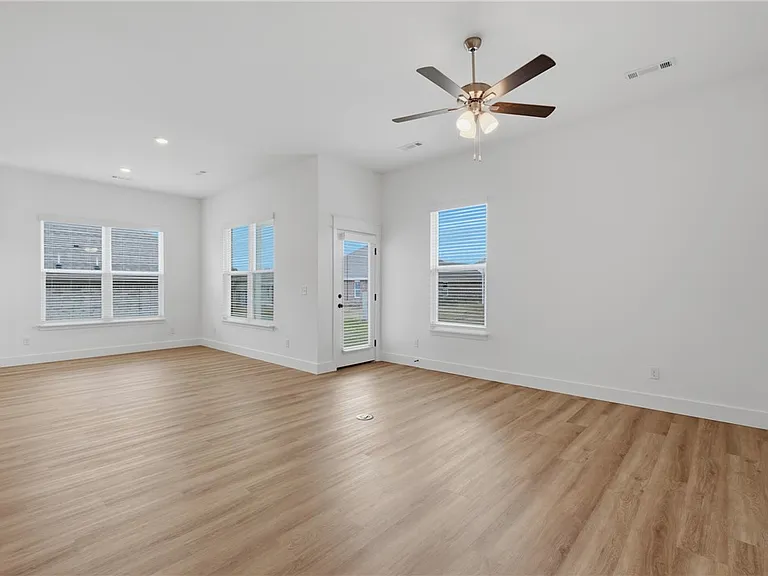 5109 Vista Ave — Photo 6