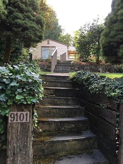 9101 SW 23rd Dr photo 1
