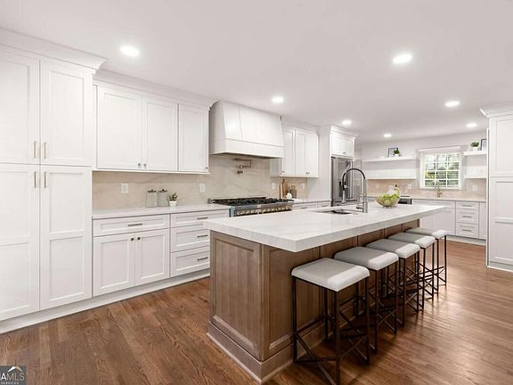 5th image of 5177 Riverhill Rd NE