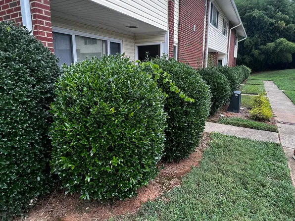 2381 Champion Ct, Raleigh, NC 27606