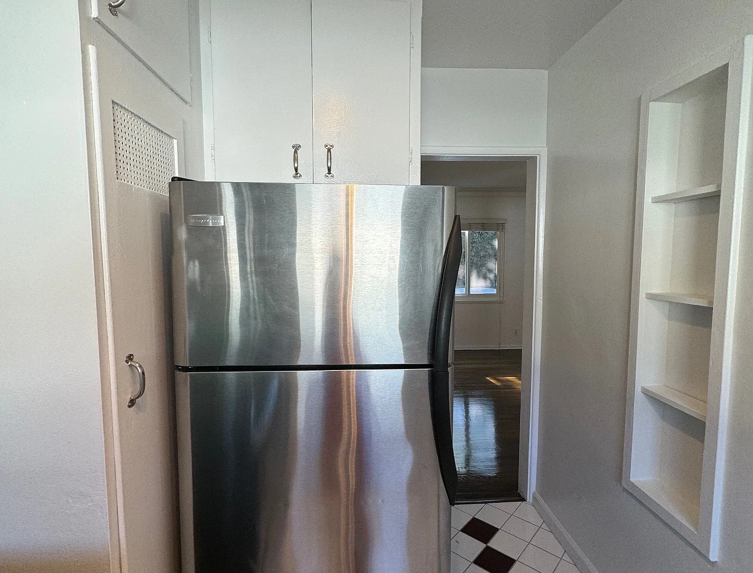 1 bed, $2,400 — Photo 4