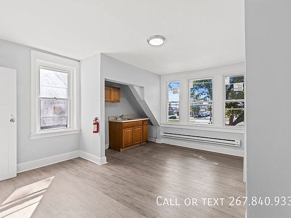 5th image of 129-131 E Roosevelt Blvd #129.5