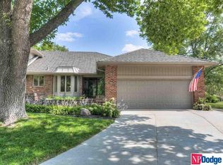 10210 Fieldcrest Dr, Omaha, NE 68114