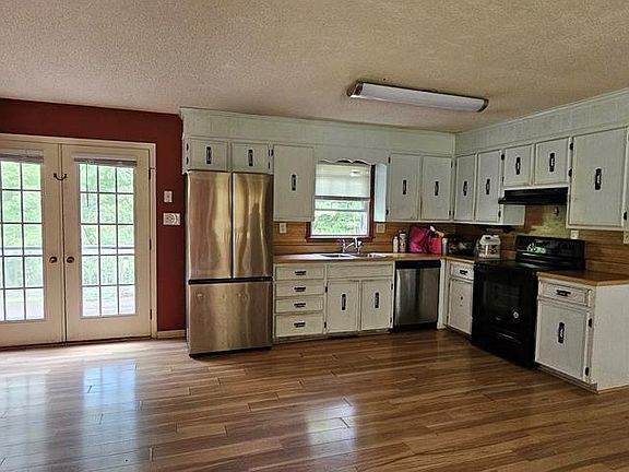 5th image of 6988 Daniels Creek Rd