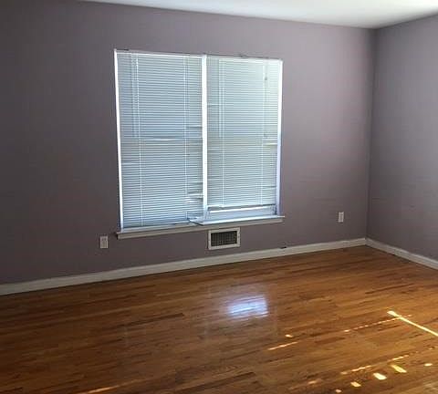 4th image of 80 Lexington Ave