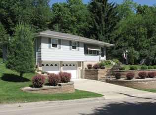 2325 Hempstead St, Dubuque, IA 52001