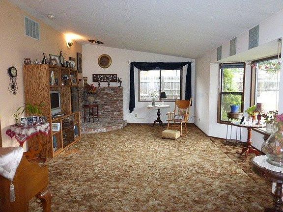 4th image of 3007 Crystal Mountain Ave