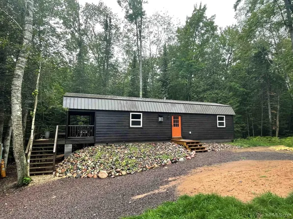 26950 & 26881 E Grosse Point Shrs, Hancock, MI 49930