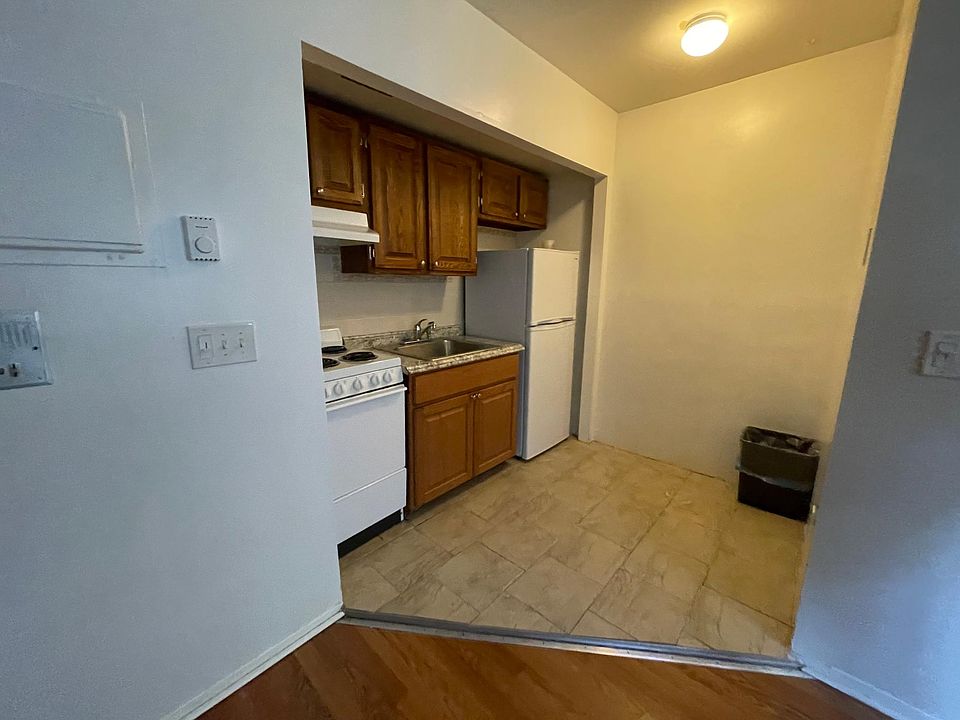 1st image of 28 Cranford St #7A