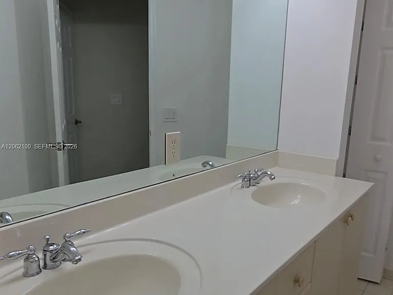4917 SW 141st Ave #4 — Photo 38