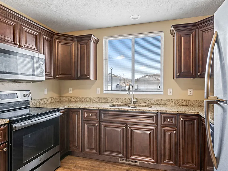2916 W Arlington St — Photo 3