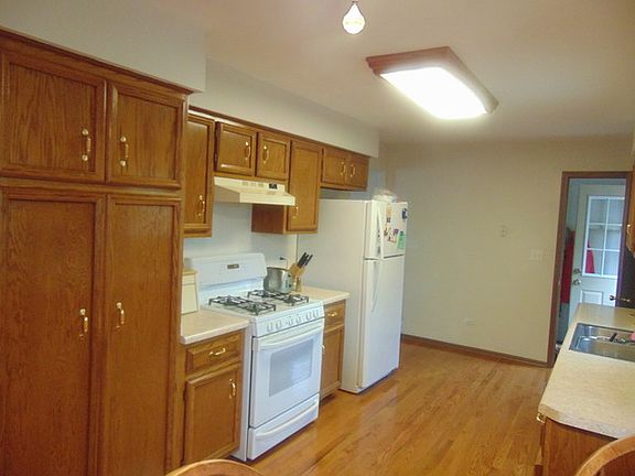 5th image of 373 Brink Dr