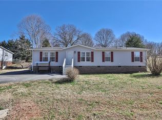 131 S Pineland Ave, Jonesville, NC 28642