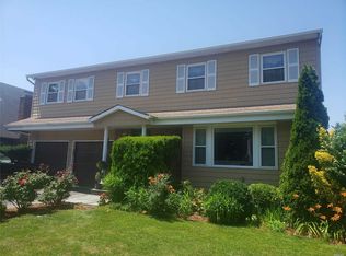 4 Willow St, Bayville, NY 11709