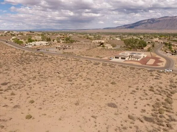 4 Don Julio Rd, Corrales, NM 87048