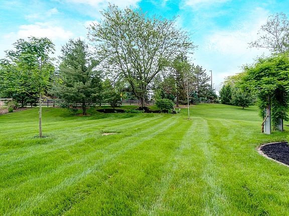 4th image of 8733 Davington Dr