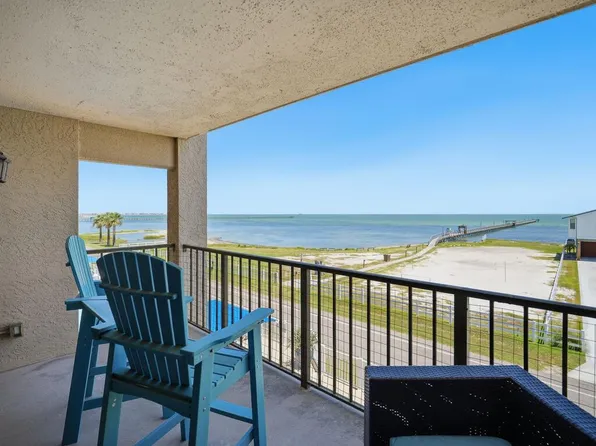1021 S Water St #313, Rockport, TX 78382