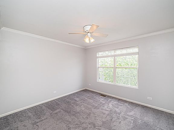 5th image of 1060 Ellsworth Dr