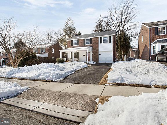 3rd image of 1622 Winton Ave