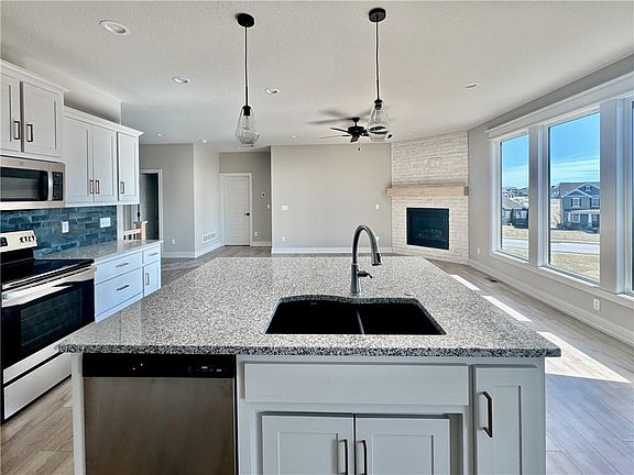 3rd image of 12935 N Champanel Way