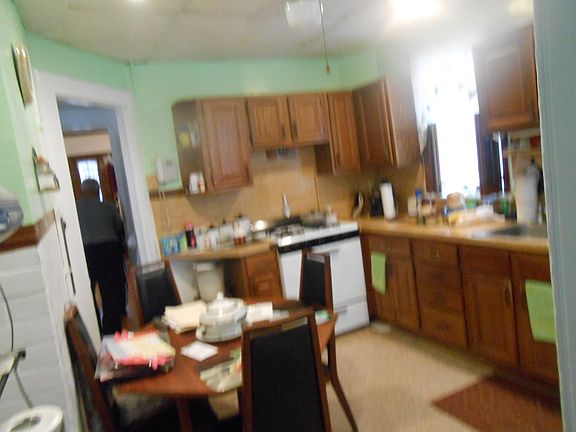4th image of 453 No Maple Ave