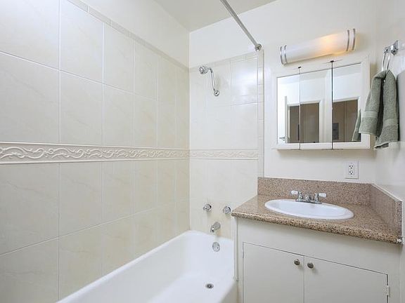 4th image of 1806 Grevelia St #1806