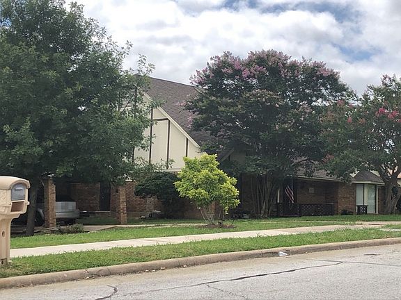3rd image of 4220 Village Green Dr