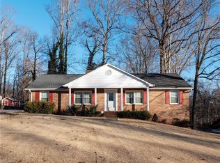 5901 Puritan Ln, Winston Salem, NC 27103