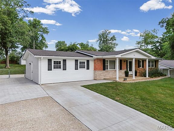 3rd image of 735 Montbrook Dr
