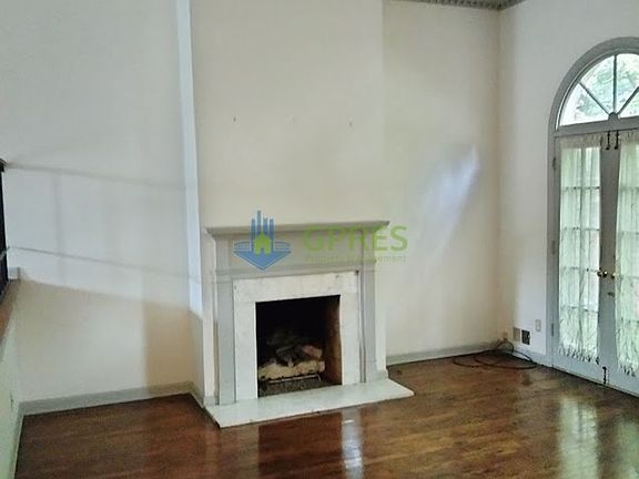 2nd image of 4721 Bayard St