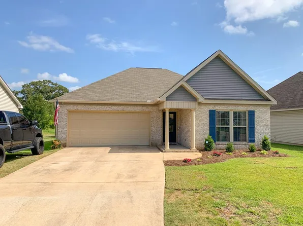 202 Moonlight Ln, Midland City, AL 36350