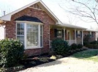 210 Island Dr, Hendersonville, TN 37075