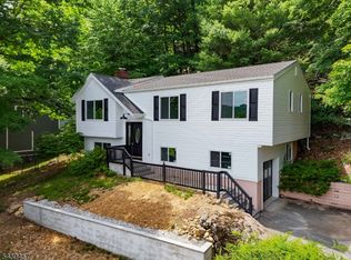 12 Fairway Trl, Sparta, NJ 07871