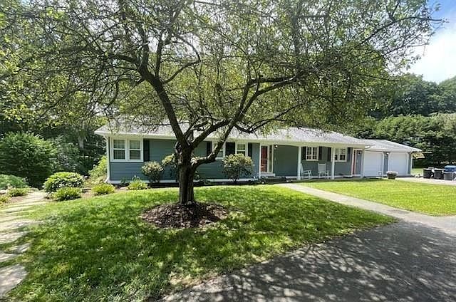 1st image of 36 Crestridge Dr