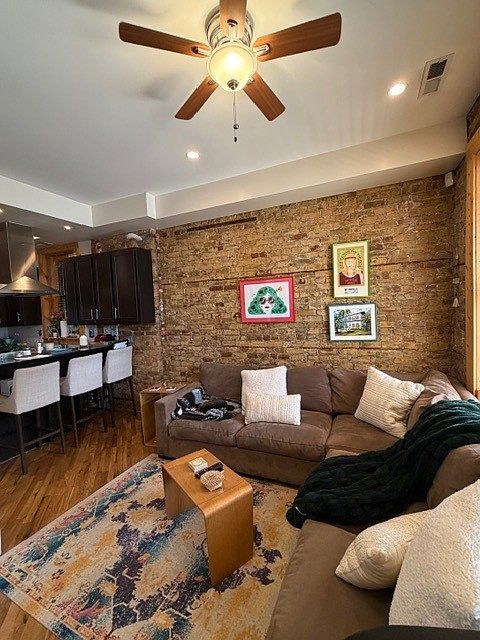 1st image of 936 N Wolcott Ave APT 1R