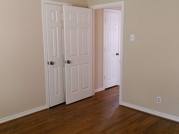 3rd image of 3202 Casino Dr