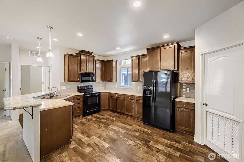 4th image of 7508 47th Avenue NE #14
