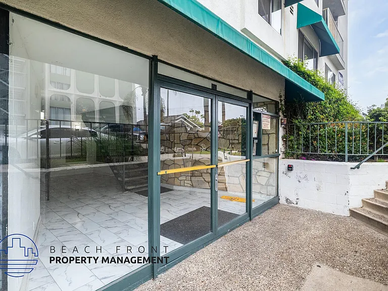 355 Coronado Ave. — Photo 18