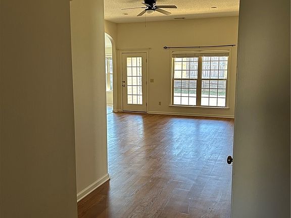 2nd image of 16379 Pottery Ln