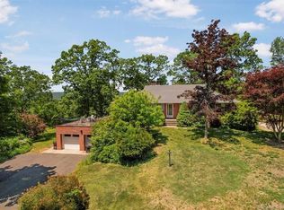 16 Arrow Meadow Rd, New Fairfield, CT 06812