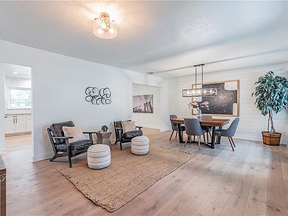 4th image of 501 W Emma St