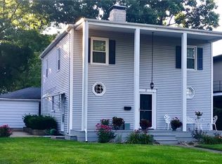 2 Edgewood Ct, Decatur, IL 62522