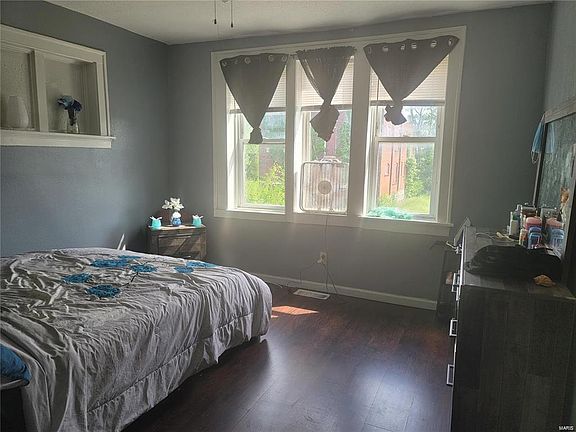 2nd image of 5533 Palm St