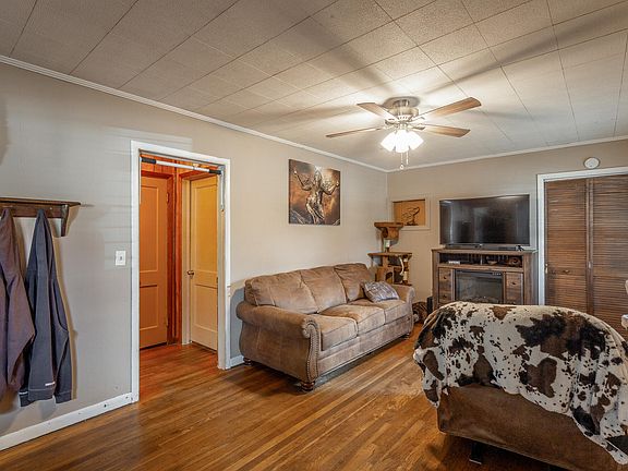 5th image of 3604 Pickering Ave