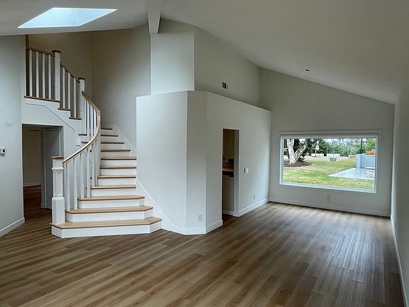 2nd image of 5284 Rosewood Dr