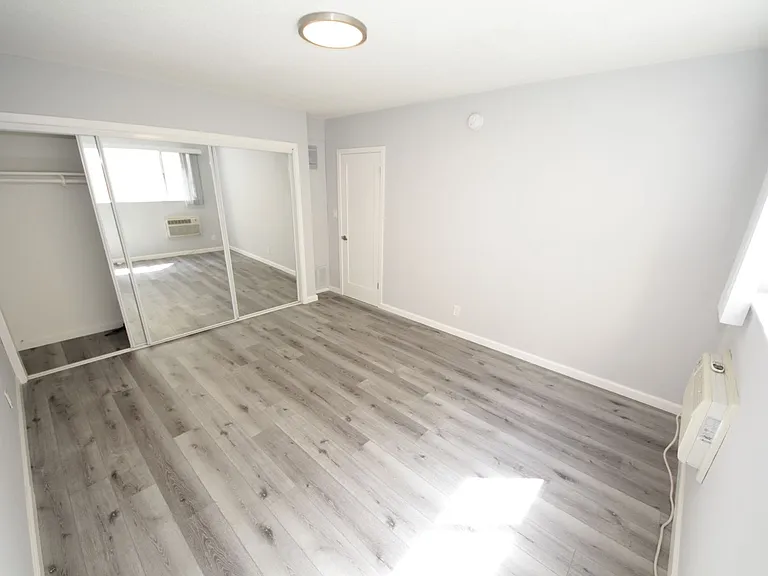 The Royalton Apartments — Photo 12